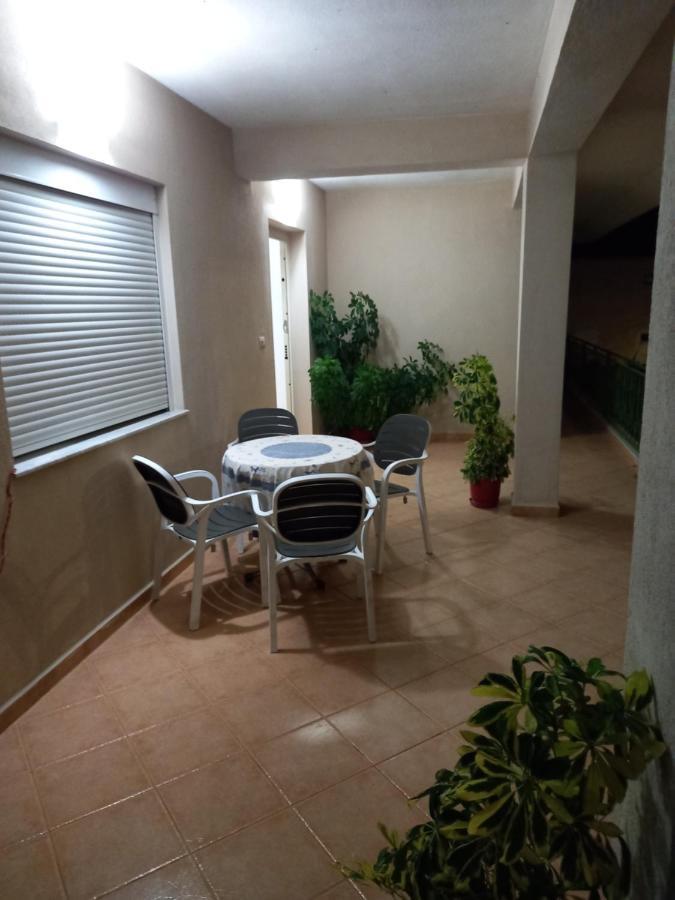 Kamez Villa Cerpja מראה חיצוני תמונה