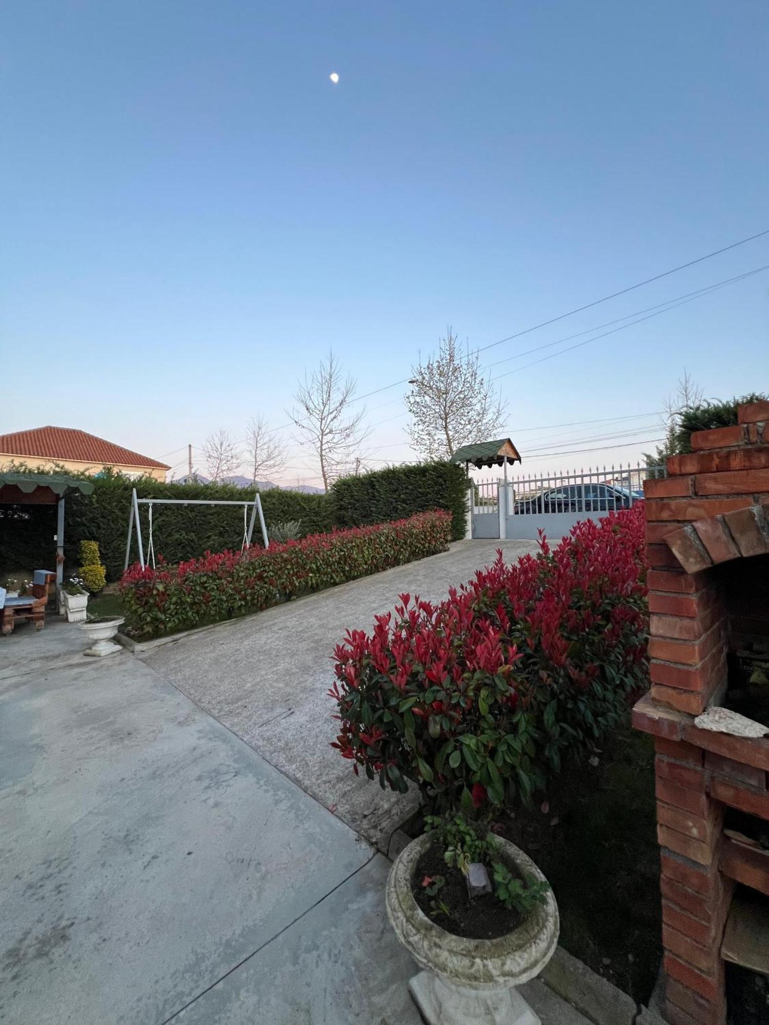 Kamez Villa Cerpja מראה חיצוני תמונה