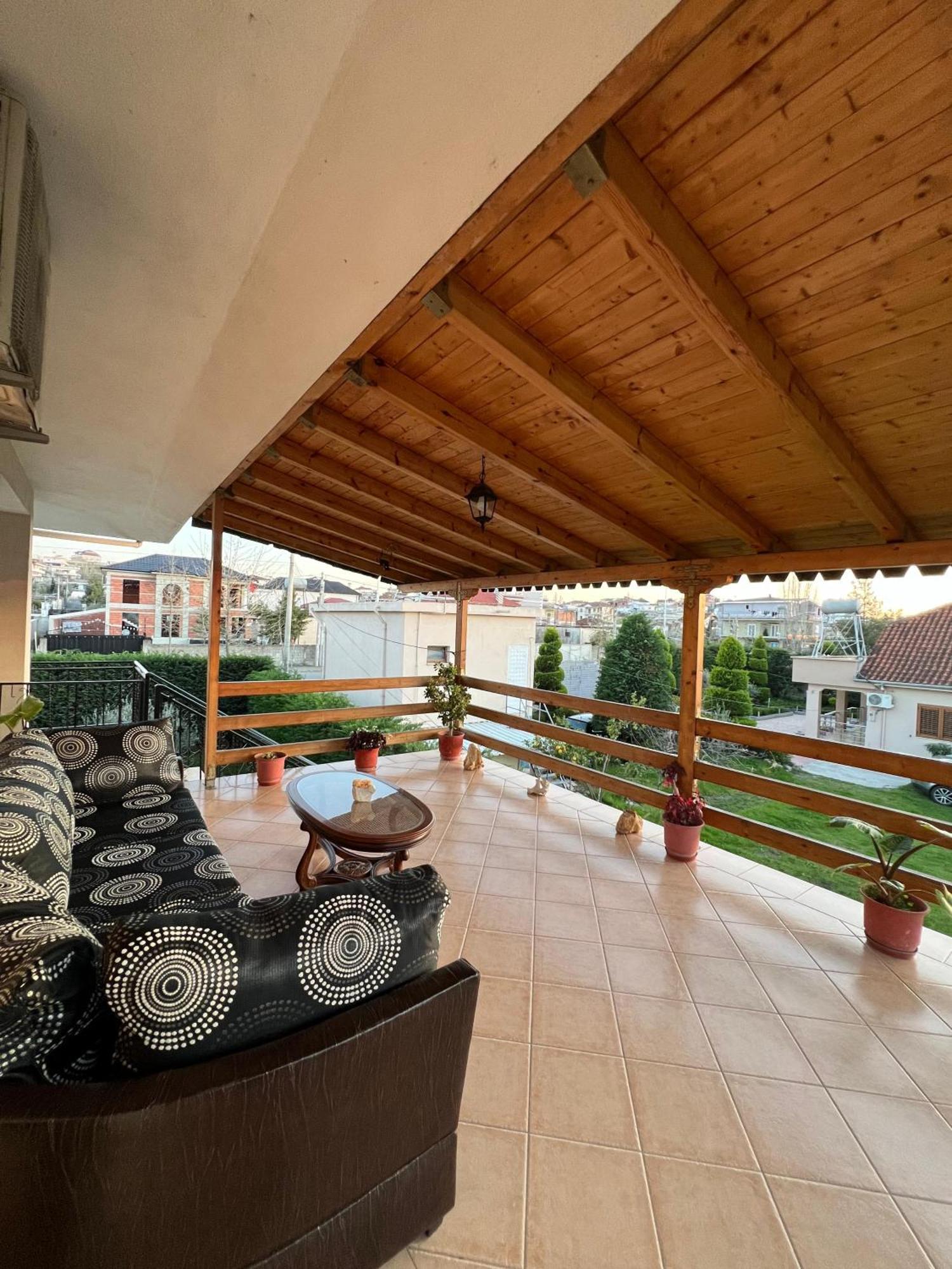 Kamez Villa Cerpja מראה חיצוני תמונה